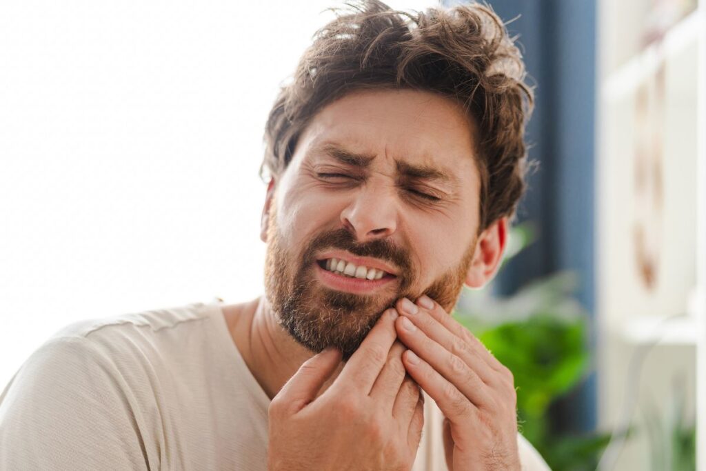 Emergency Dentist Tips for Managing Pain and Dental Anxiety
